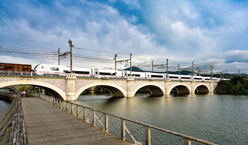 Talgo's ICE L for Deutsche Bahn begins testing in Germany